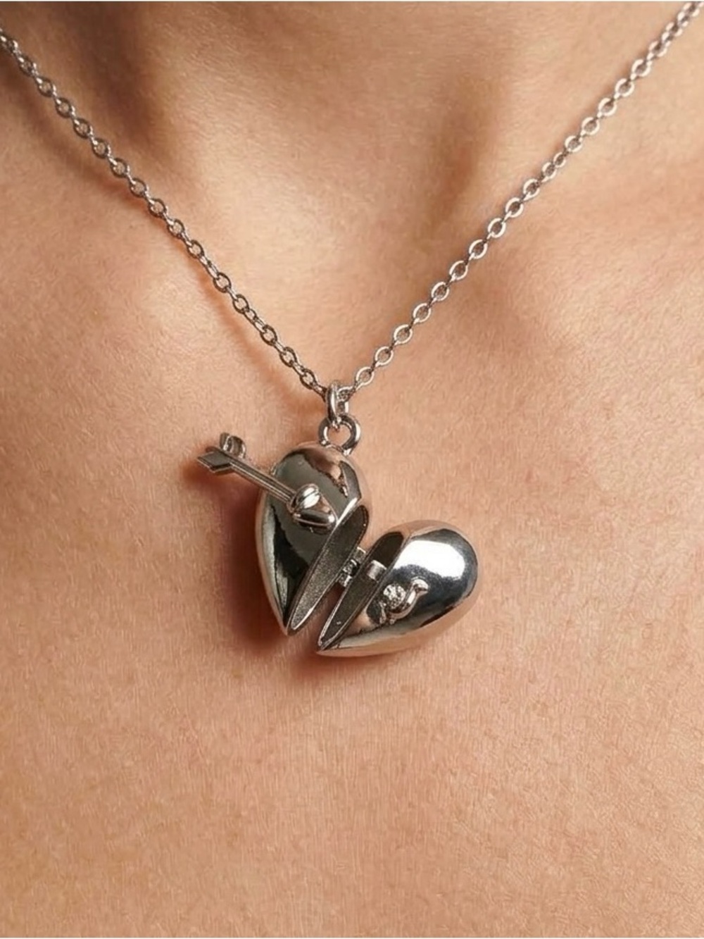 Silver Heart Pendant Necklace - Picture 1 of 4